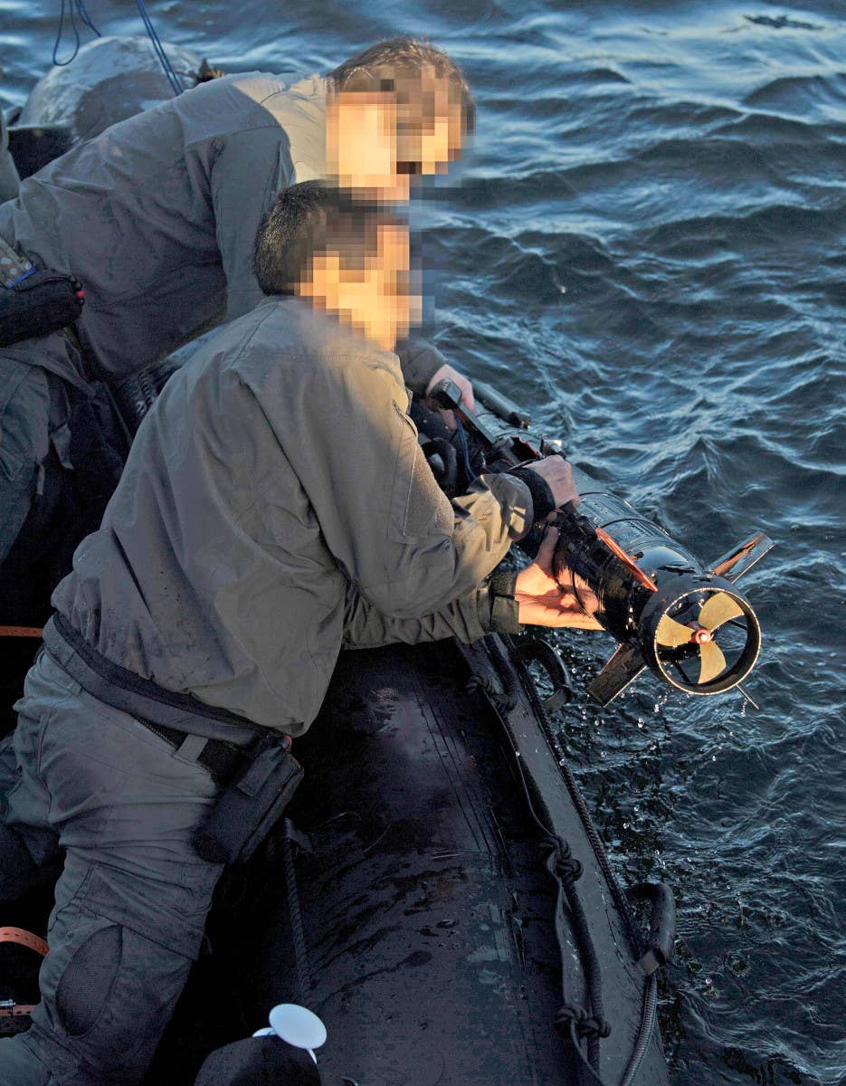 Check Out These Navy Special Operators Deploying An Underwater