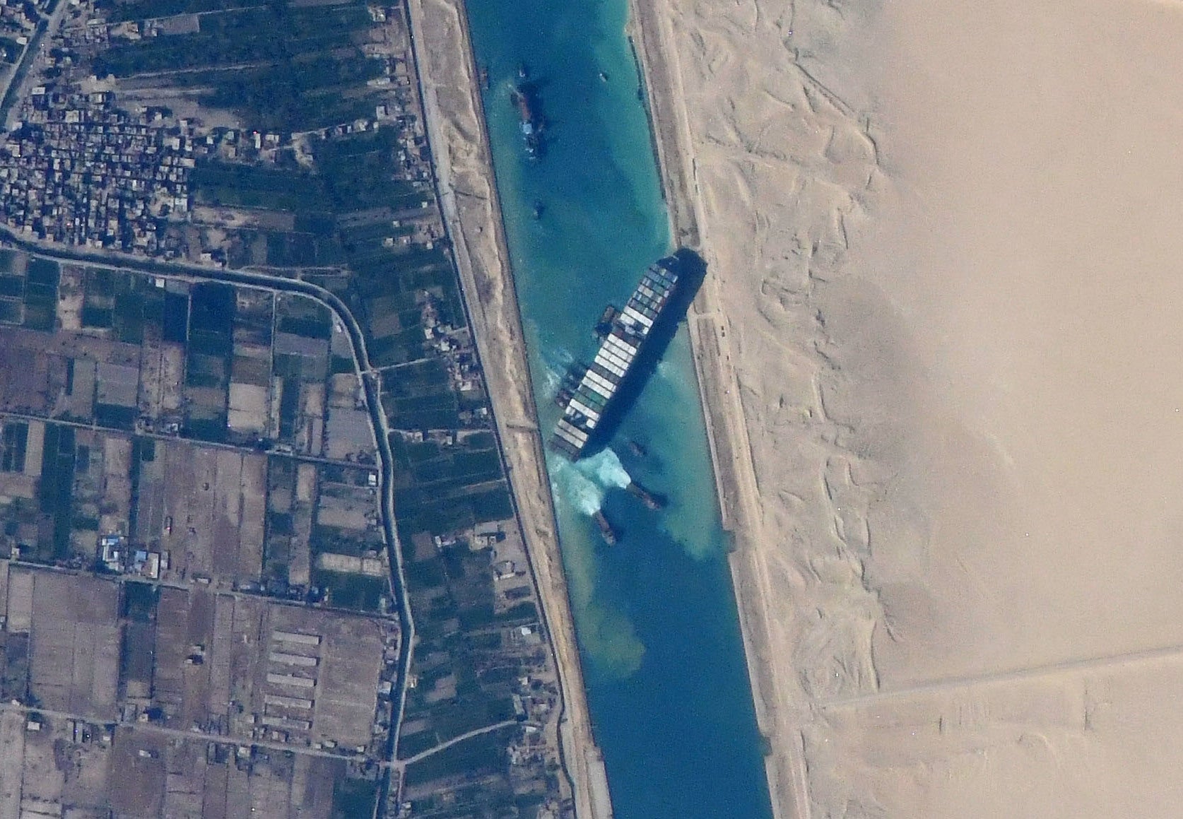 message-editor%2F1635897304654-ever_given_in_suez_canal_viewed_from_iss.jpeg