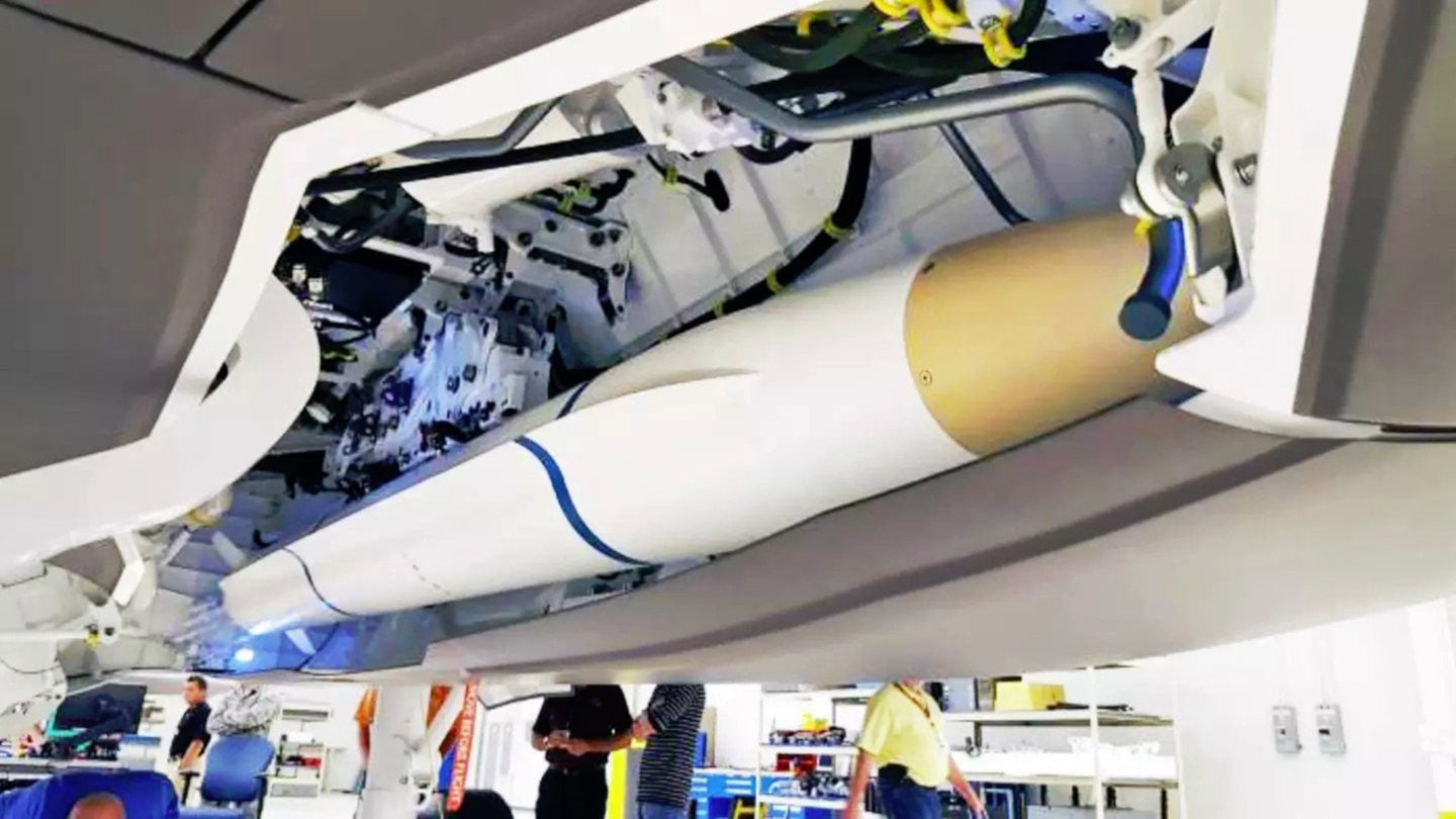 AGM-88 High-Speed Anti-Radiation Missile (HARM) photo
