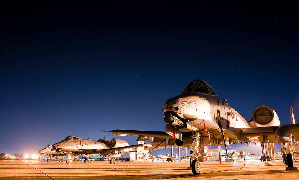 a-10c_warthog_remains_the_star_of_close_air_support_150813-f-gk926-003.jpg