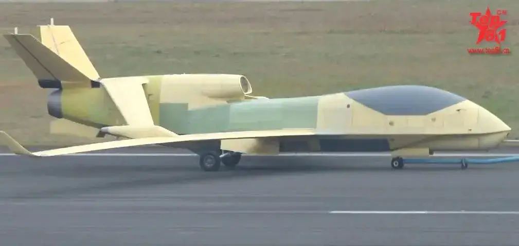 A prototype Soar Eagle drone, a type that may have an application for over-the-horizon targeting of enemy warships.&nbsp;<em>Chinese Internet</em>