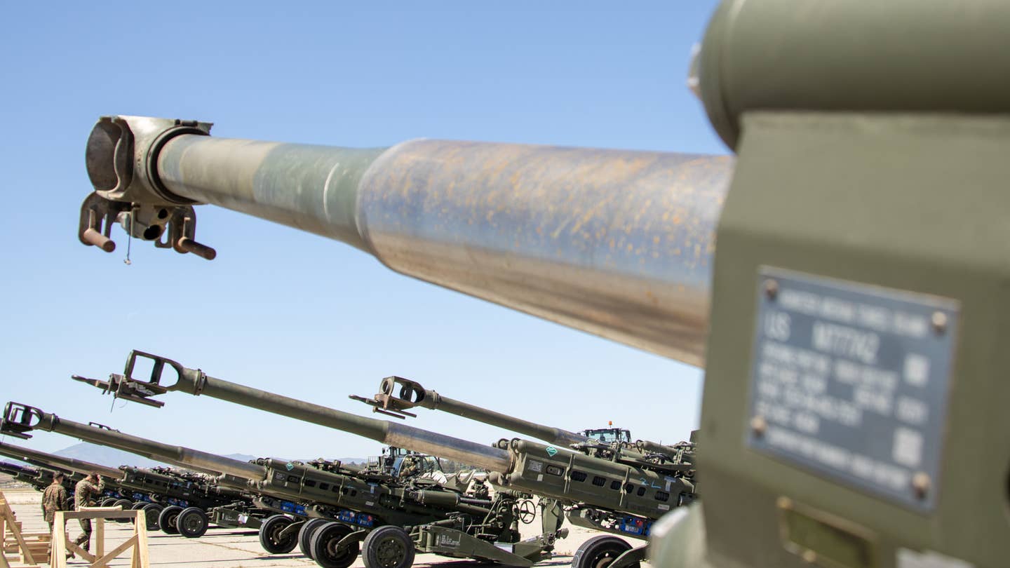 Ex-US Marine Corps M777 howitzers now bound for Ukraine.