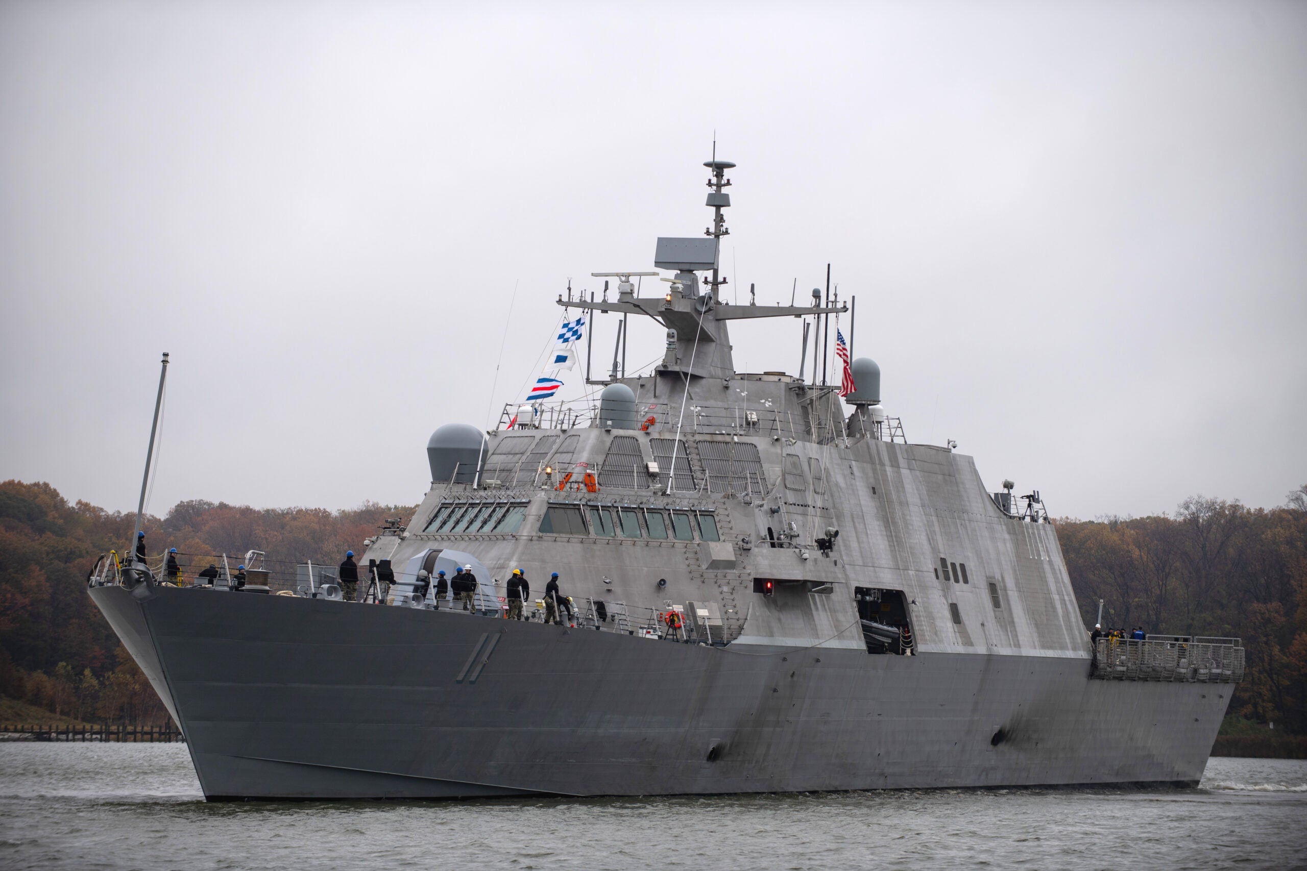 ANNAPOLIS, Md. (Nov. 13, 2018) The littoral combat ship USS Sioux City (LCS 11) transits the Severn River before it arrives at the U.S. Naval Academy. Sioux City, slated for commissioning Nov. 17, will be the thirteenth littoral combat ship to enter the fleet and the sixth of the Freedom variant. It is the first ship named for Sioux City, the fourth largest city in Iowa. (U.S. Navy photo by Mass Communication Specialist 2nd Class Nathan Burke/Released) 181113-N-OI810-140