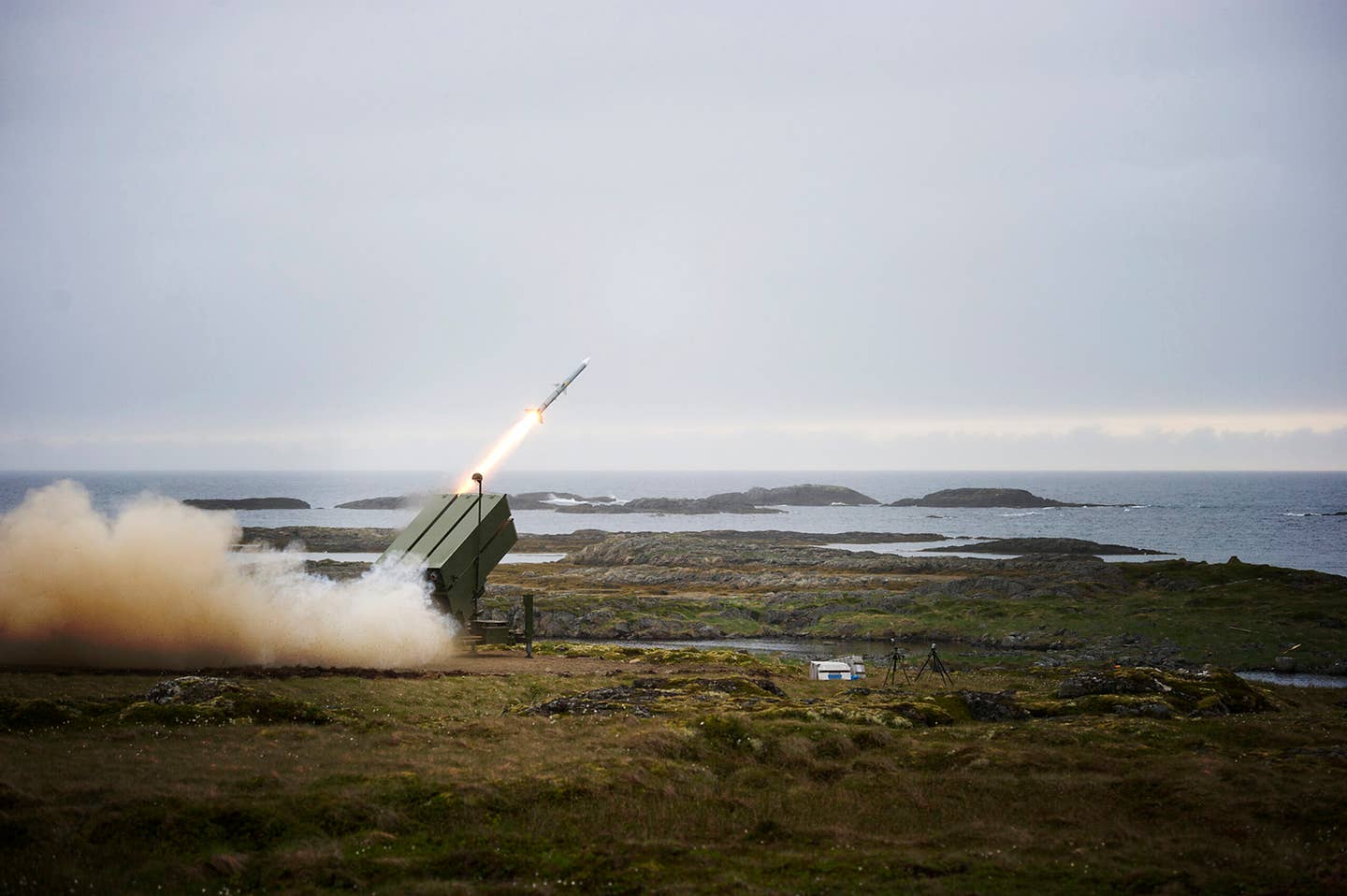 Test launch of NASAMS, here seen firing an AIM-120 AMRAAM missile. <em>Kongsberg</em>