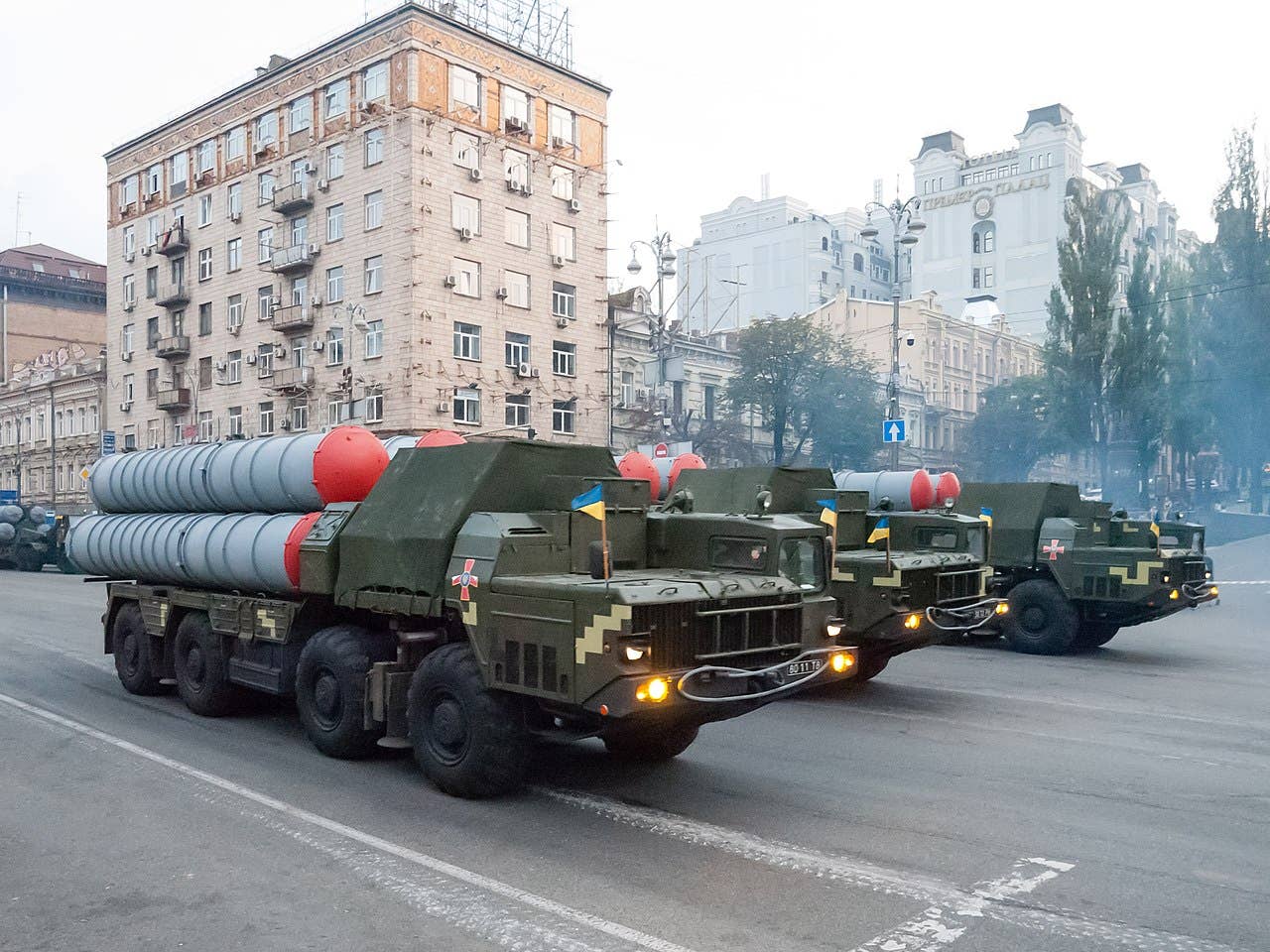 Ukrainian transporter-erector-launchers associated with the S-300PS system.&nbsp;<em>VoidWanderer/Wikimedia Commons</em>