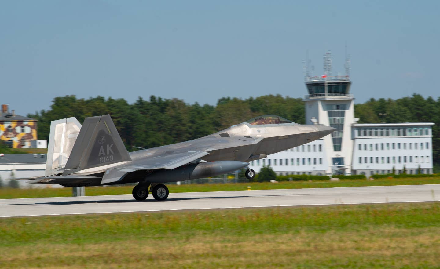 U.S. Air Force’s F-22 Raptor has arrived to the 32nd Tactical Air Base, Łask, Poland, to support NATO Air Shielding. <em>Credit: SSgt Danielle Sukhlall/U.S. Air Force</em>