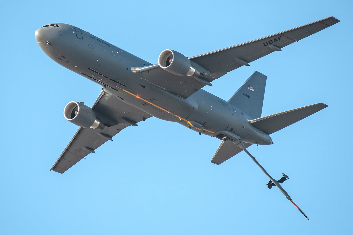 A U.S. Air Force KC-46 Pegasus from the 305th Air Mobility Wing at Joint Base McGuire-Dix-Lakehurst, N.J., performs an aerial demonstration over the Ohio River in downtown Louisville, Ky., April 23, 2022 as part of the Thunder Over Louisville air show. This year’s event celebrated the 75th anniversary of the United States Air Force. (U.S. Air National Guard photo by Dale Greer)