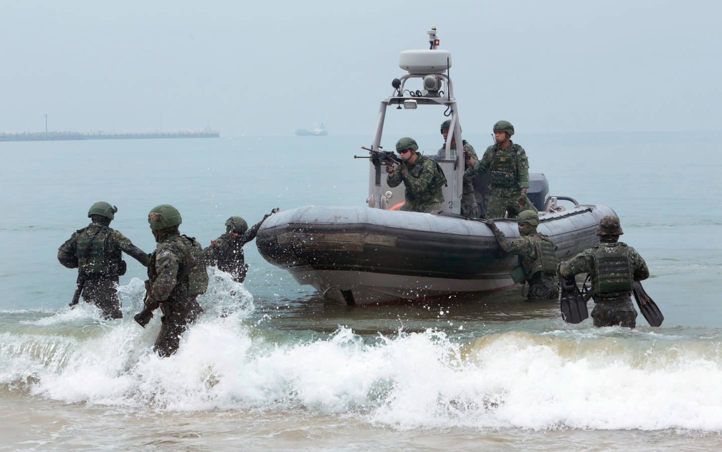 Special forces from the Republic of China Marine Corps during an anti-invasion drill in Kinmen island on May 25, 2019. <em>Photo by Patrick Aventurier/Getty Images</em>