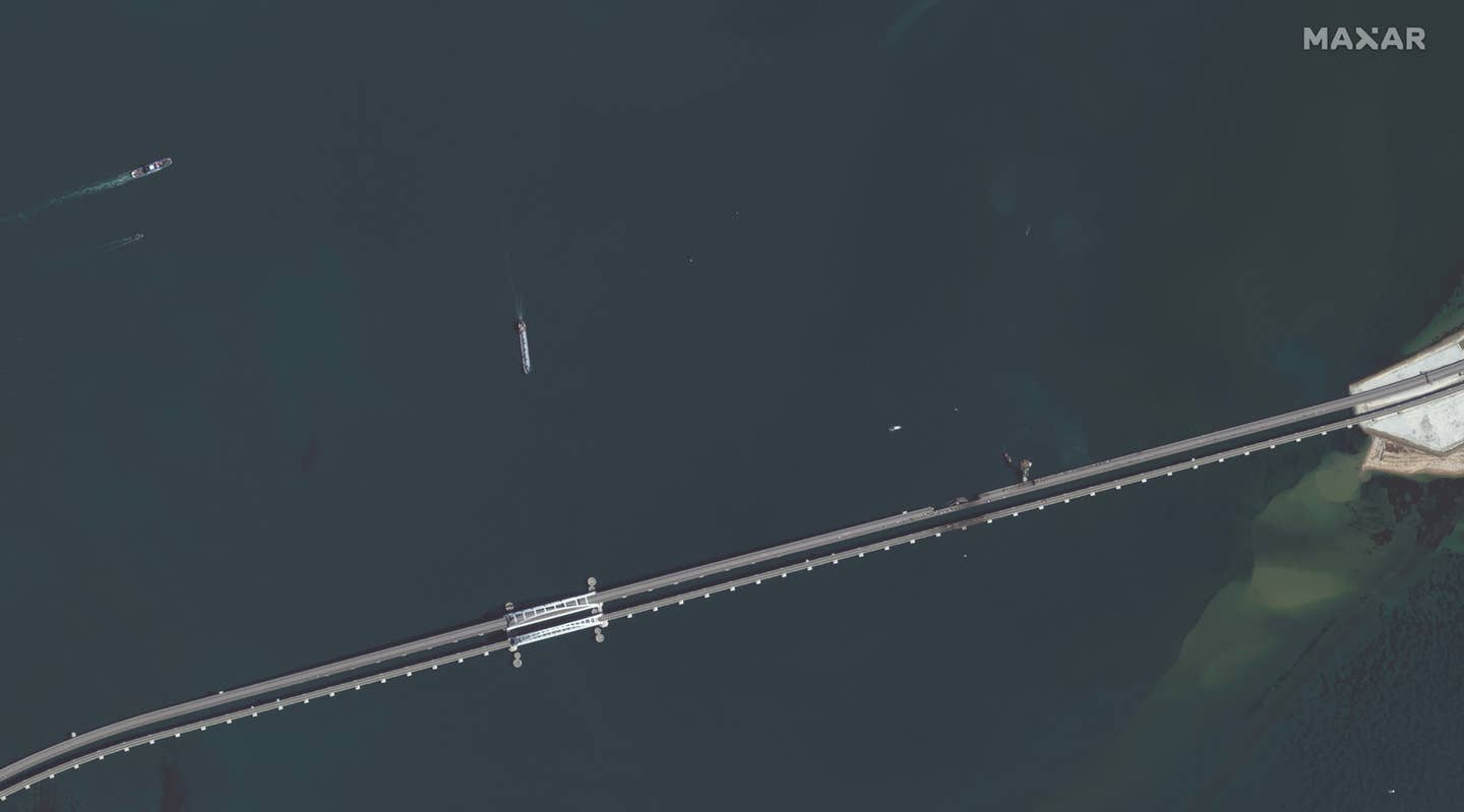 Overview of the Kerch Bridge repair work and ship traffic. (Satellite image ©2022 Maxar Technologies).