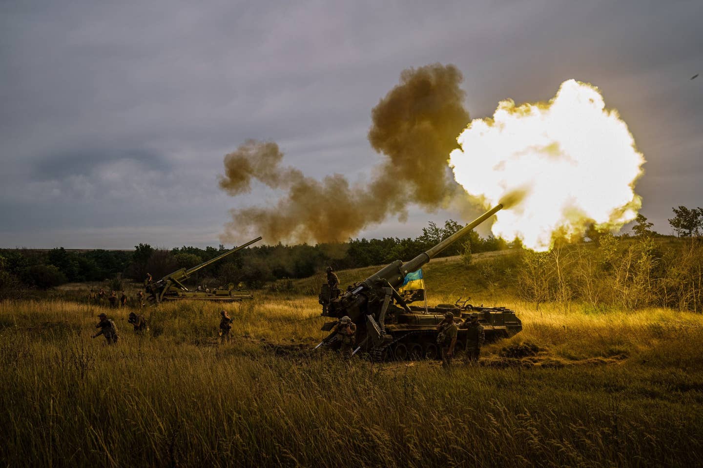 Ukrainian artillery unit fires with a 2S7-Pion, a self-propelled gun, in the Kharkiv region on August 26, 2022. <em>AFP via Getty Images</em>