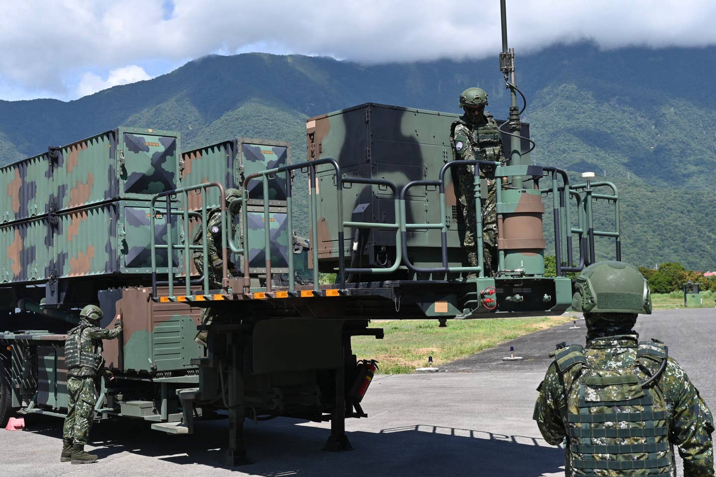 Taiwanese soldiers demonstrate the operation of the locally-developed Sky Bow III surface-to-air missile system during a media event at Hualien Air Force Base on August 18, 2022. (Photo by Sam Yeh / AFP) (Photo by SAM YEH/AFP via Getty Images)