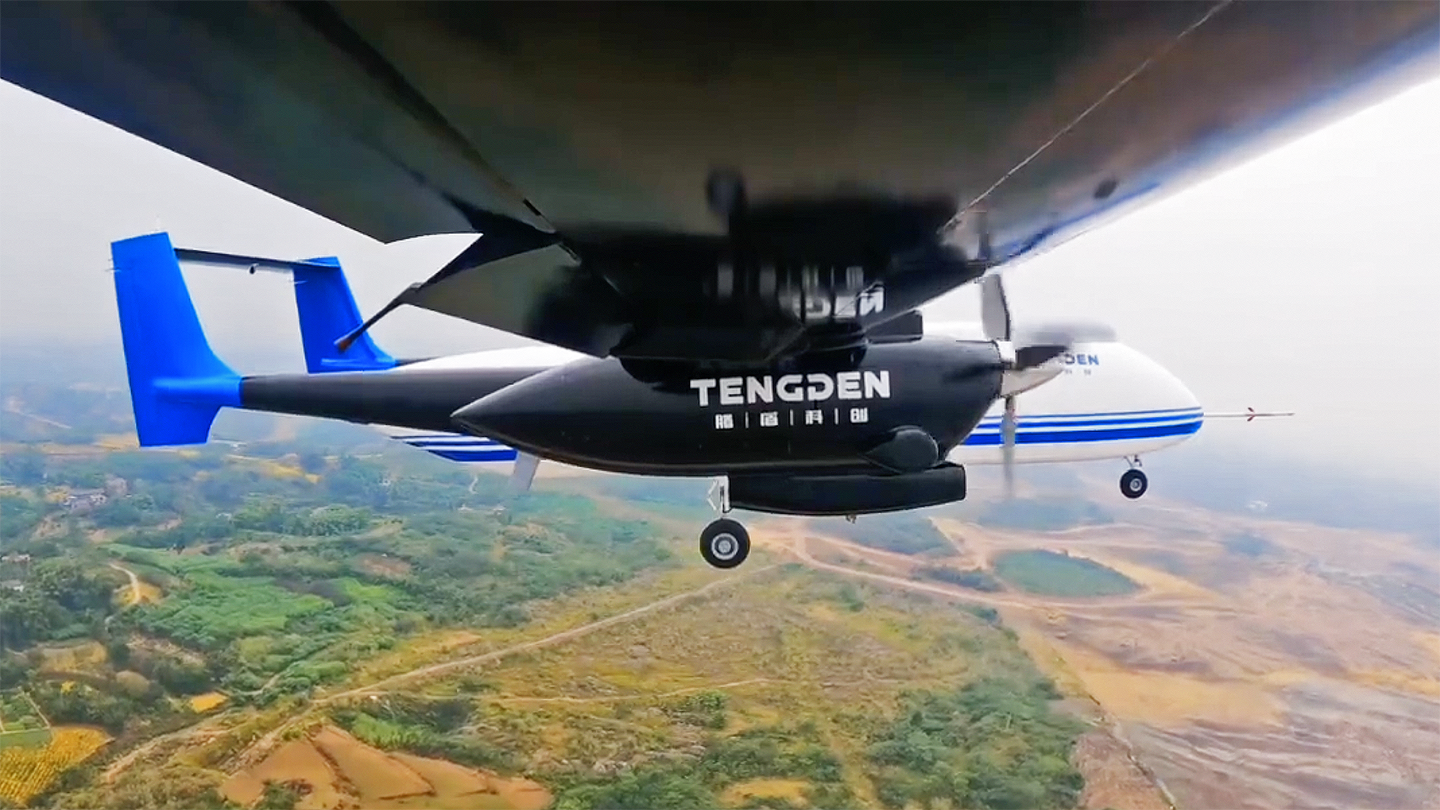 A screencap from the Tengden video of the Scorpion D's maiden flight. <em>Credit: Tengden via Twitter</em>