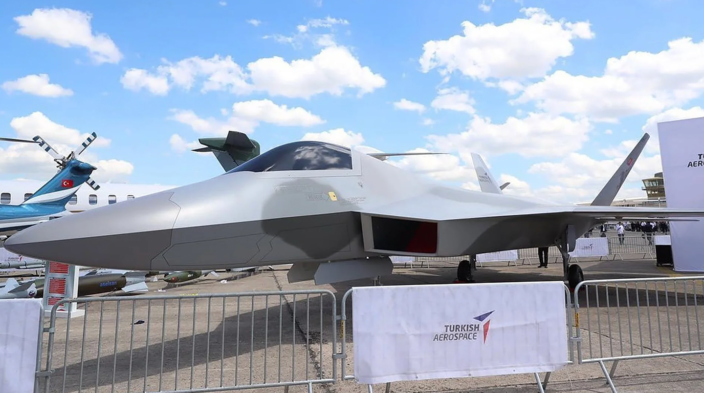 The full-size mock-up of the TF-X at the Paris Air Show in 2019. <em>TUSAS</em>