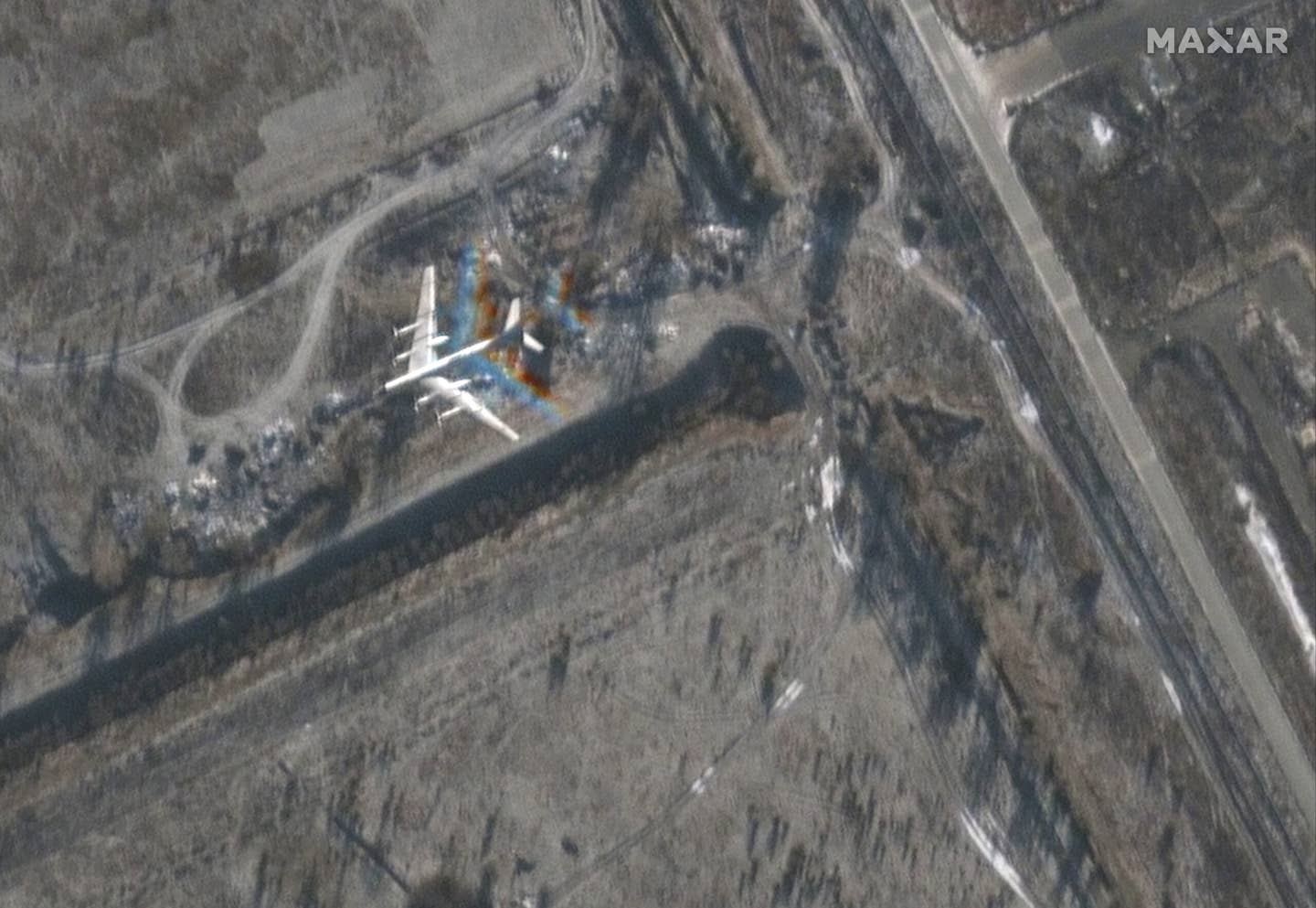 A Tu-95MS bomber in flight northeast of Engels Air Base, seen on a satellite image from December 3, 2022. <em>Imagery by Maxar Technologies</em>