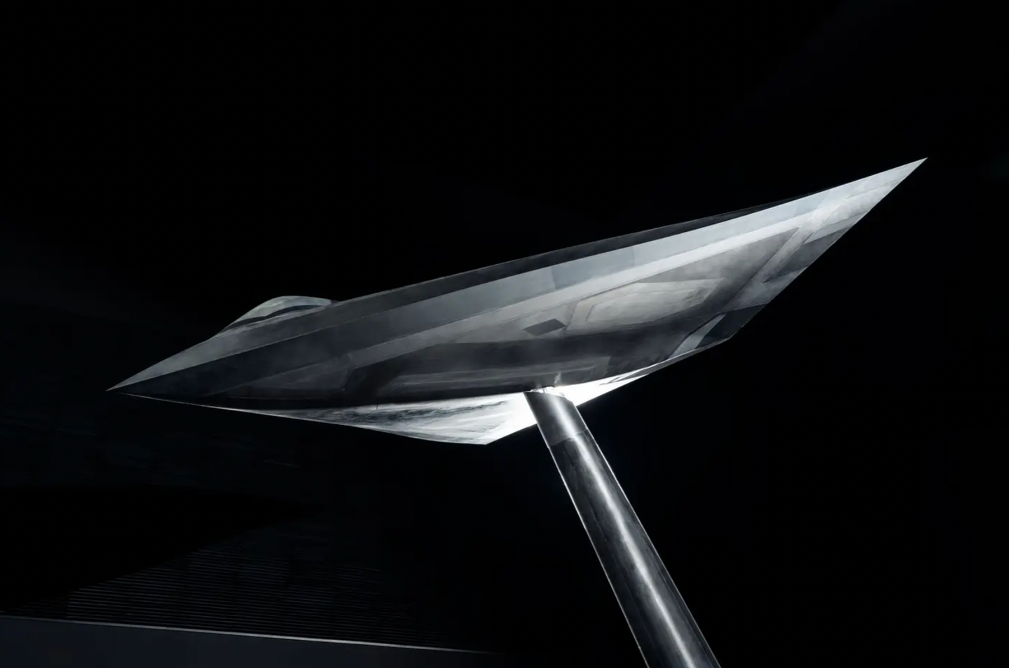 A diamond-shaped test specimen built for the LOUT stealth drone program. <em>Airbus</em>