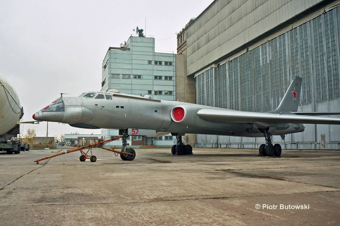 An experimental Tu-16 aircraft with the nose of the M-17 at the Myasishchev facility in the 1990s. <em>Piotr Butowski</em>