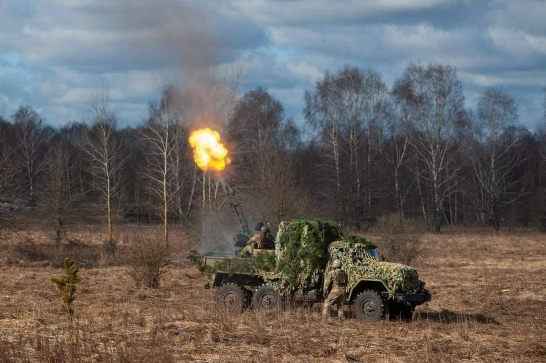 Defense Forces of Ukraine training in the Kyiv region.(Command of the United Forces of the Armed Forces of Ukraine photo)