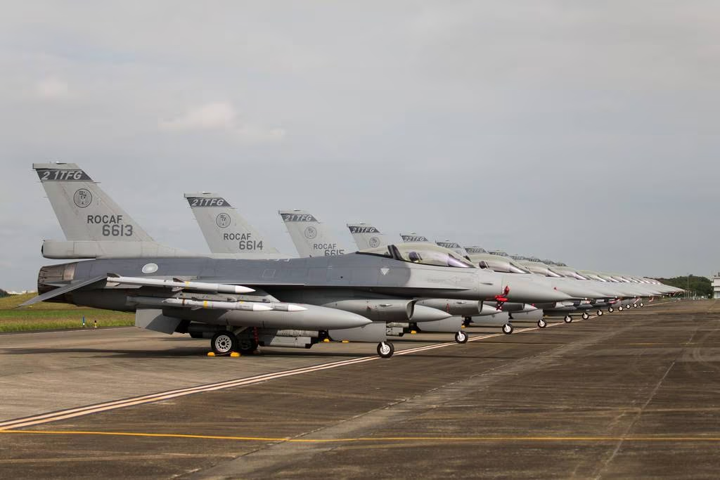 A line-up of upgraded ROC Air Force F-16s. <em>Credit: Taiwan's Ministry of National Defense</em><br>