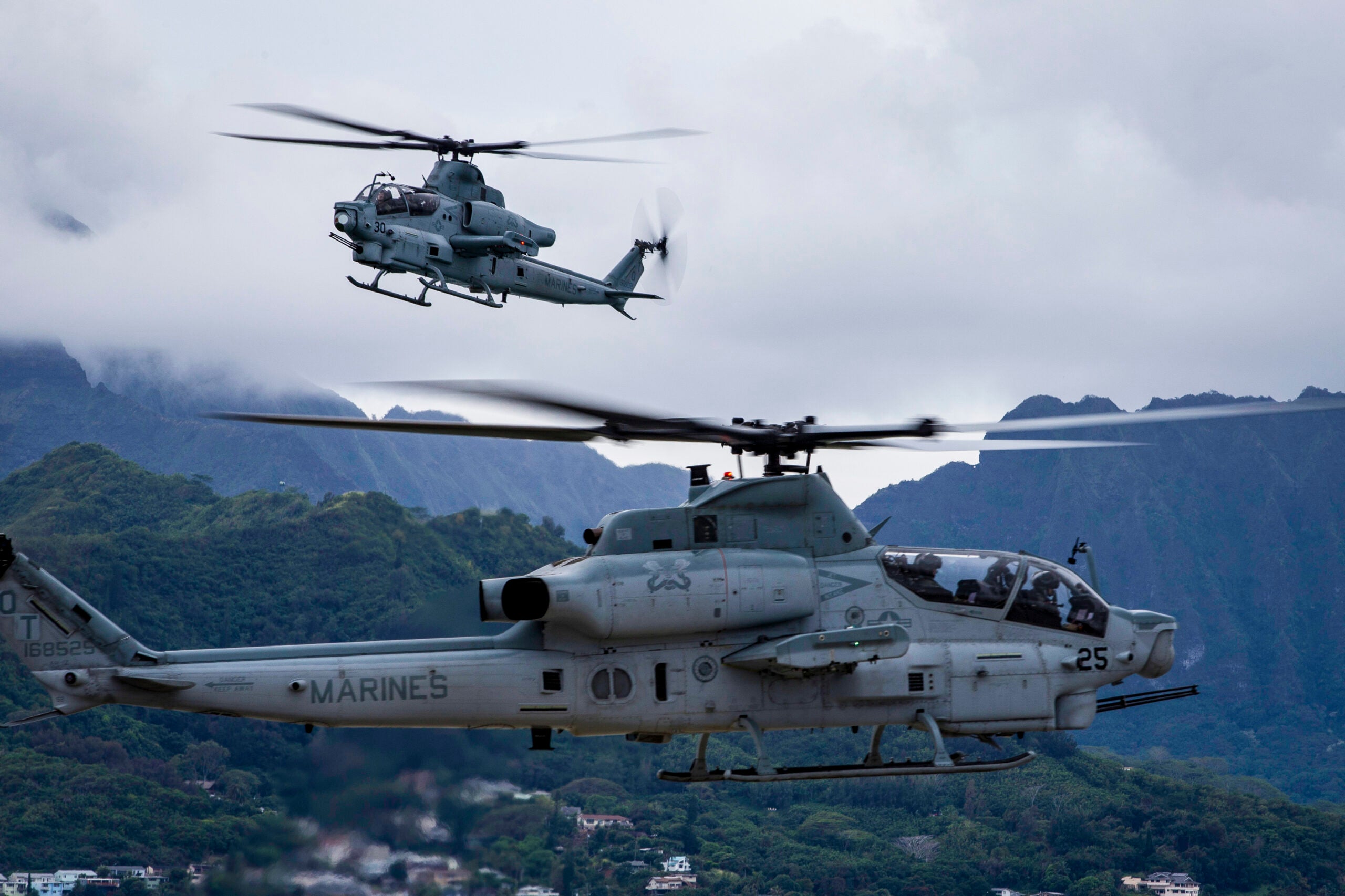 Hawaii’s first three AH-1Z Vipers arrive aboard Marine Corps Air Station, Kaneohe Bay, Dec. 19, 2017. The arrival of the 4th generation attack helicopters enhances the capabilities and power projection of Marine Light Attack Helicopter Squadron 367, Marine Aircraft Group 24, 1st Marine Aircraft Wing and MCBH. (U.S. Marine Corps Photo by Sgt. Alex Kouns)