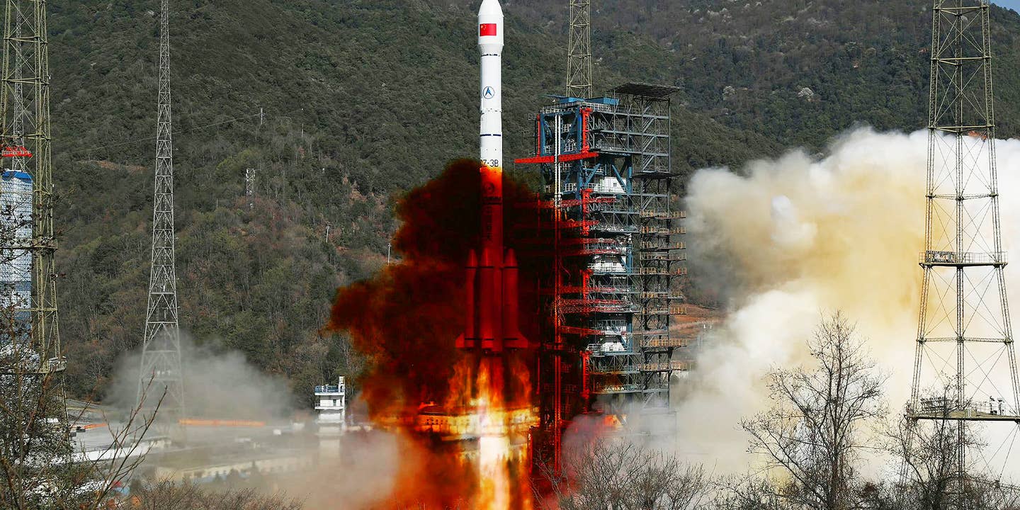 Red fumes china long march rocket
