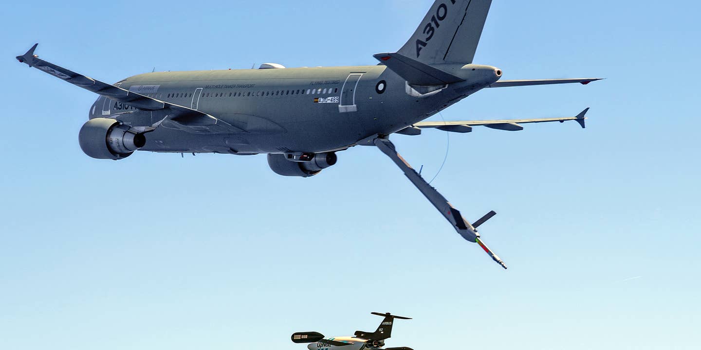 A310 MRTT autonomously controls and guides a DT-25 drone in flight