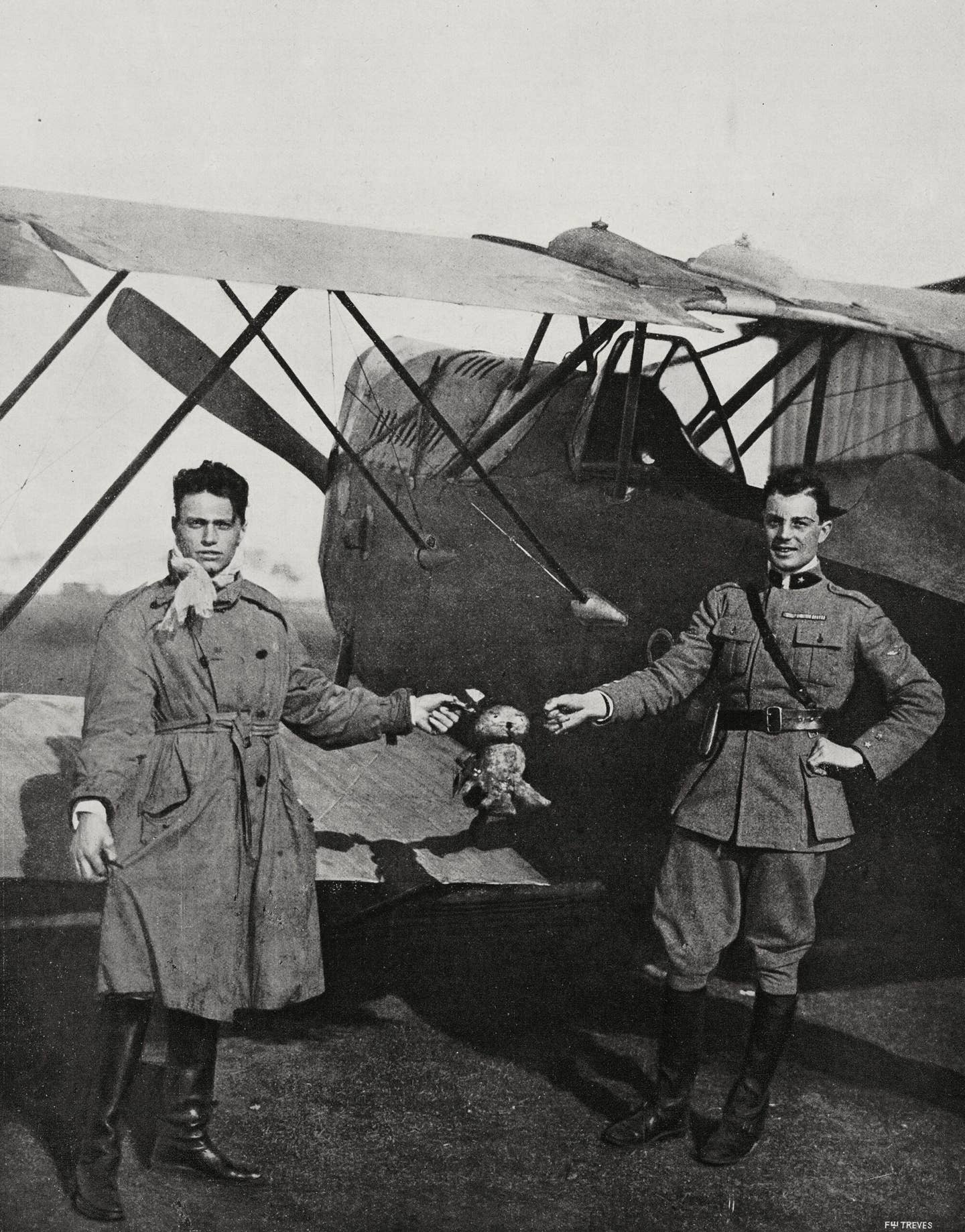 The pilots Arturo Ferrarin and Guido Masiero arrive in Tokyo on May 31, 1920, after having left Rome on February 14, 1920. <em>Getty Images</em>