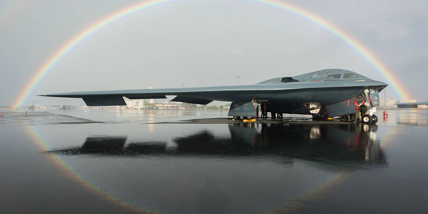 B-2 Stealth Bomber Spotted In Hawaii During Fleet-Wide Grounding (Updated)