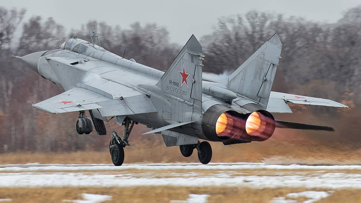 A Russian Aerospace Forces MiG-31 takes off. <em>Andrei Shmatko/Wikicommons</em>