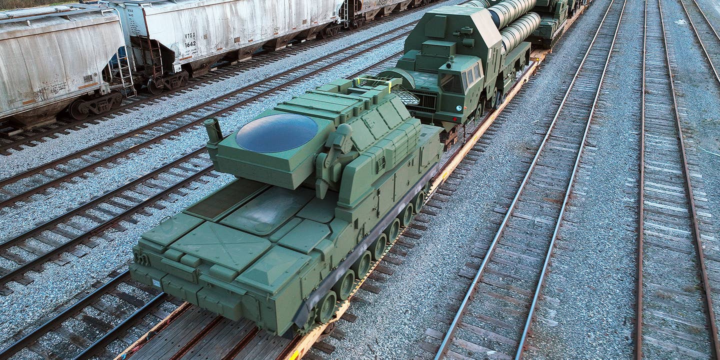 The Odd Case Of ‘Russian Air Defense Vehicles’ Showing Up On A Train In Ohio