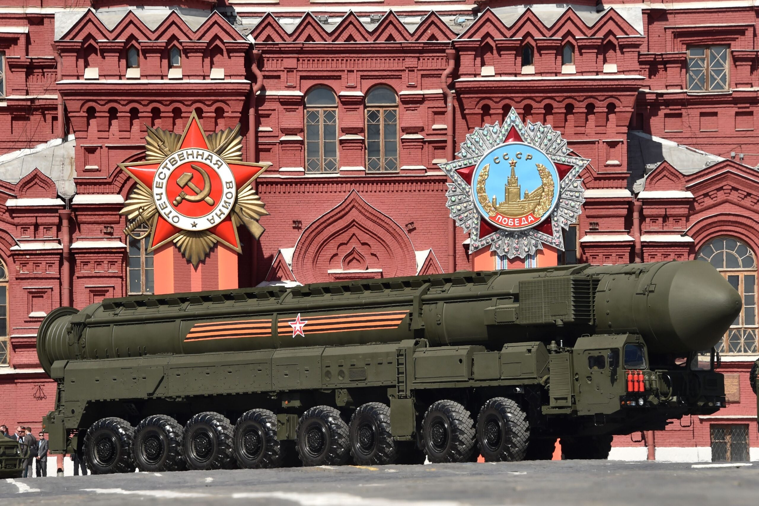 A Russian Yars RS-24 intercontinental ballistic missile system drives through Red Square in Moscow, on May 7, 2015, during a rehearsal for the Victory Day military parade. Russia will celebrate the 70th anniversary of the 1945 victory over Nazi Germany on May 9. AFP PHOTO / KIRILL KUDRYAVTSEV (Photo by Kirill KUDRYAVTSEV / AFP) (Photo by KIRILL KUDRYAVTSEV/AFP via Getty Images)
