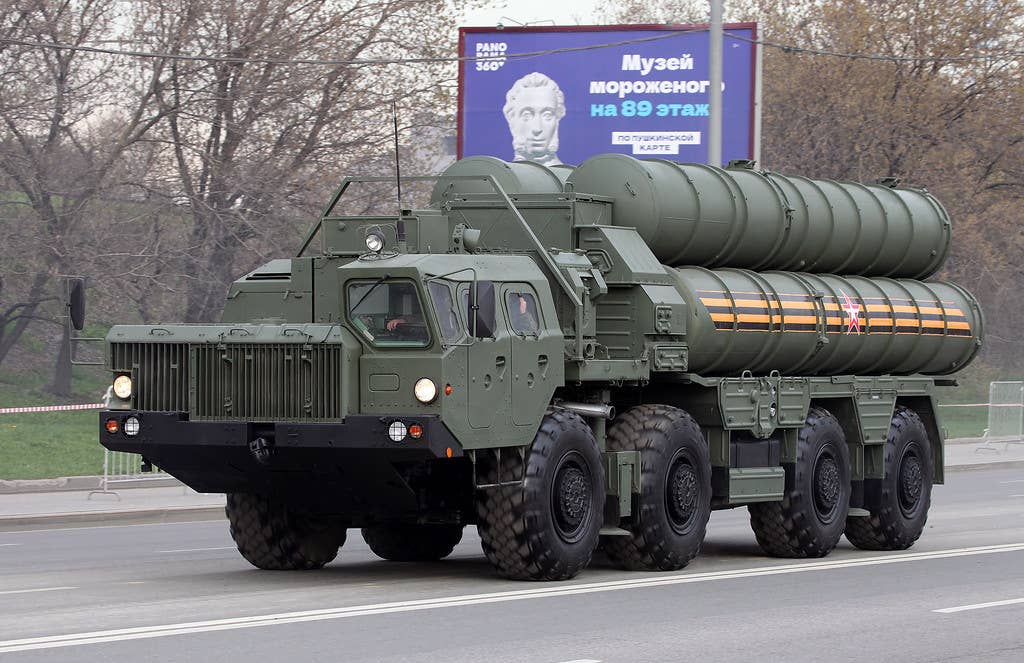 A Russian 5P85SM2-01 transporter-erector-launcher used with S-400 surface-to-air missile system. Note the parade stripe on one of the missile tubes. <em>Vitaly Kuzmin</em>