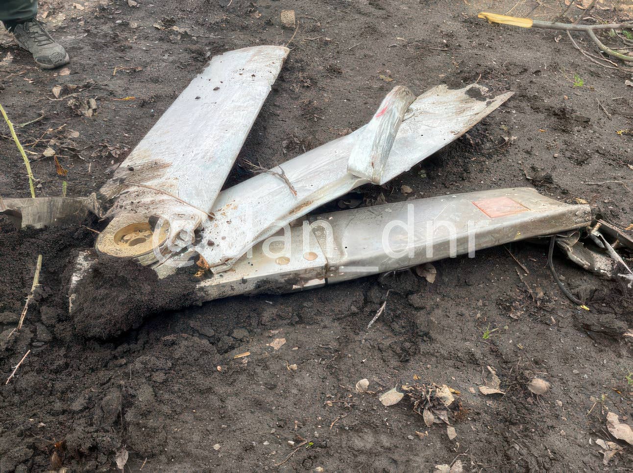 Wreckage of a FAB-500 with UMPK kit in Oktyabrsky village near Donetsk, March 12, 2023. <em>Telegram</em>