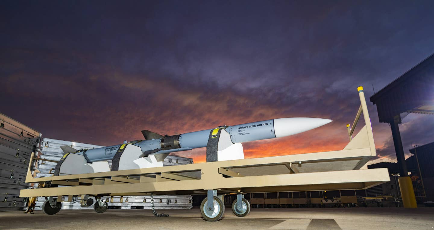An AIM-120D-3 AMRAAM sits at Raytheon’s Tucson, Arizona plant. <em>Raytheon</em>