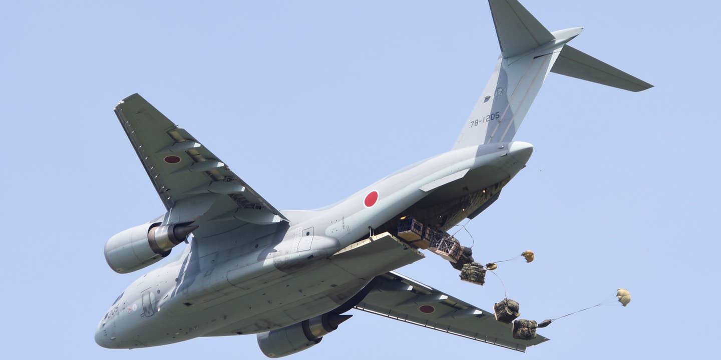 JASDF_C-2 airdrop demonstration