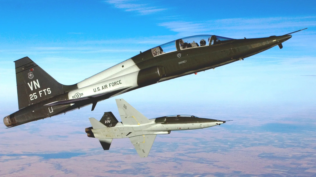 A pair of US Air Force T-38 Talon jet trainers. Sierra Technical Services' previous 5GAT design is said to be similar in size and weight. <em>USAF</em>