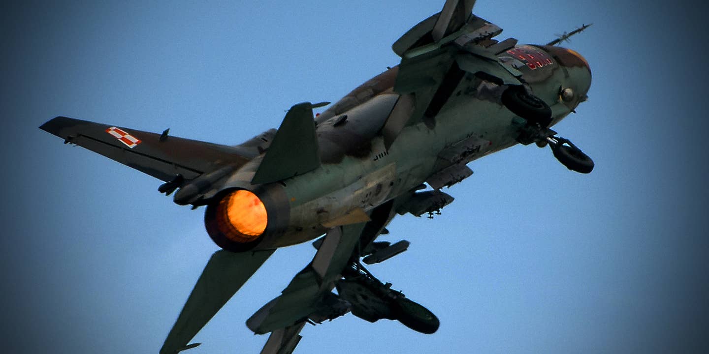 Su-22 flares poland