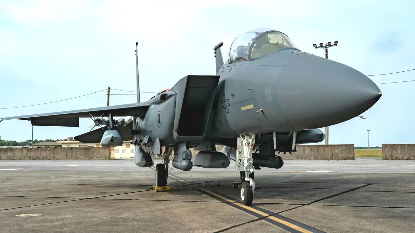 A US Air Force F-15E Strike Eagle loaded with five JASSMs. <em>USAF</em>