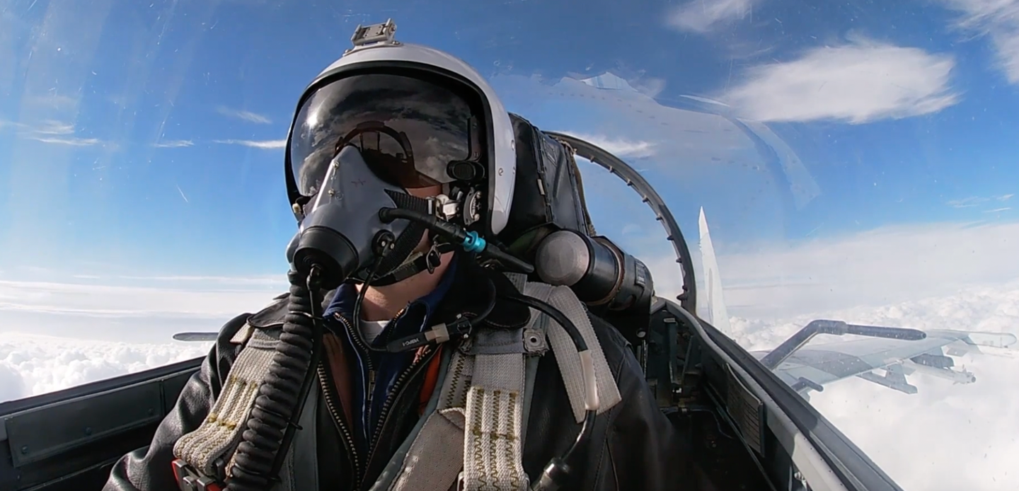 A screencap of a Su-27 combat air patrol from a Russian Ministry of Defense video. Note that the pilot is not equipped with a helmet-mounted sight.&nbsp;<em>Zvezda TV</em>&nbsp;<em>screencap</em>