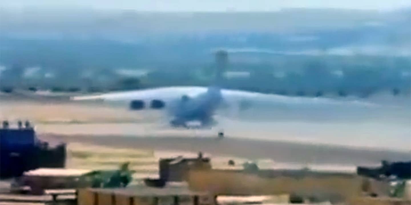 Il-76 Cargo Jet’s Disastrous Landing In Mali Captured On Video
