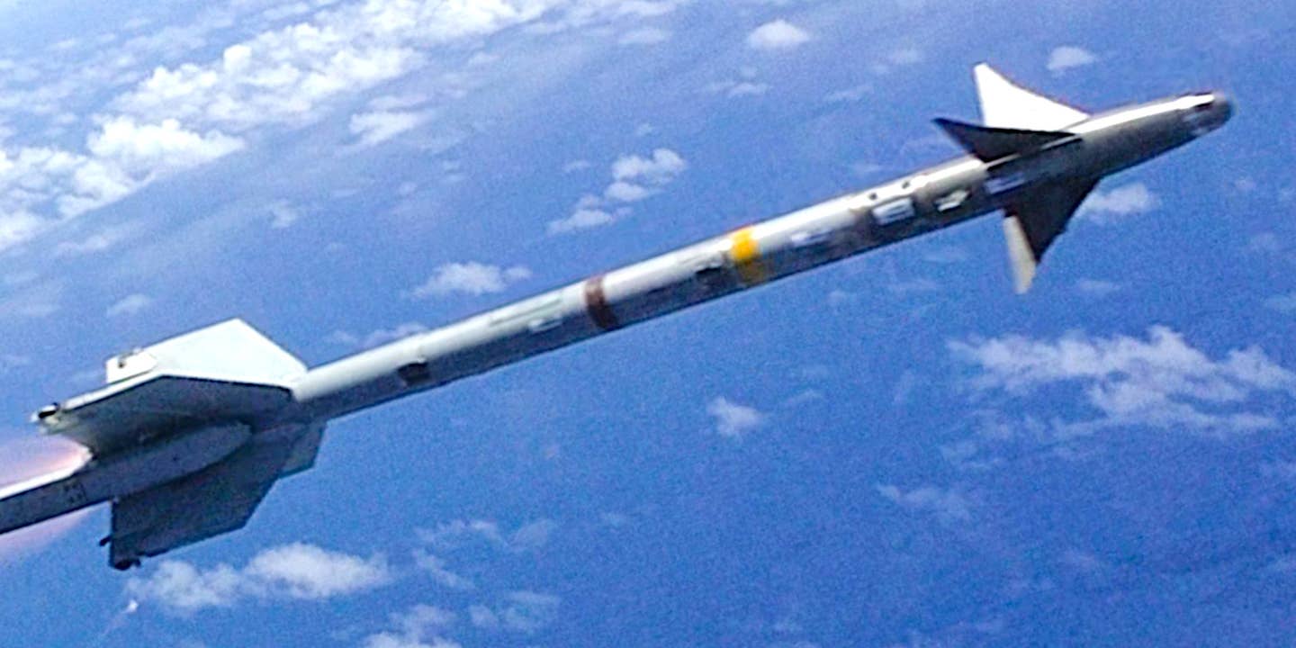 The Pentagon has confirmed it is sending "new" air defense systems that fire AIM-9M Sidewinder missiles to Ukraine.