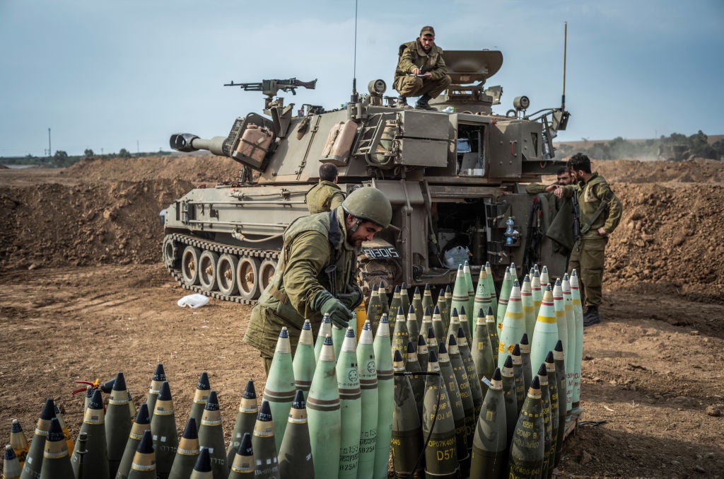 10 September 2023, Israel, Sderot: Israeli artillery forces are deployed near the Israel-Gaza border. Fighting between Israeli soldiers and Islamist Hamas militants continues in the border area with Gaza. Photo: Ilia Yefimovich/dpa (Photo by Ilia Yefimovich/picture alliance via Getty Images)