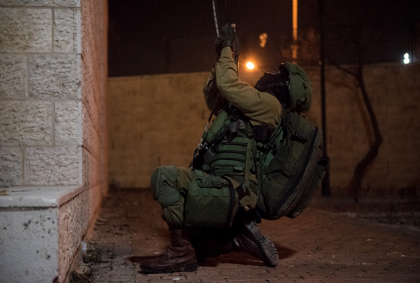 The Lotar counter-terror unit practiced hostage saving in an urban area environment. (IDF)