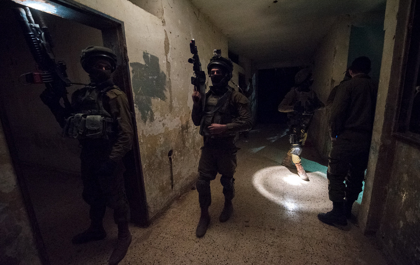 IDF troops train for hostage rescue at a special urban warfare training center. (IDF)