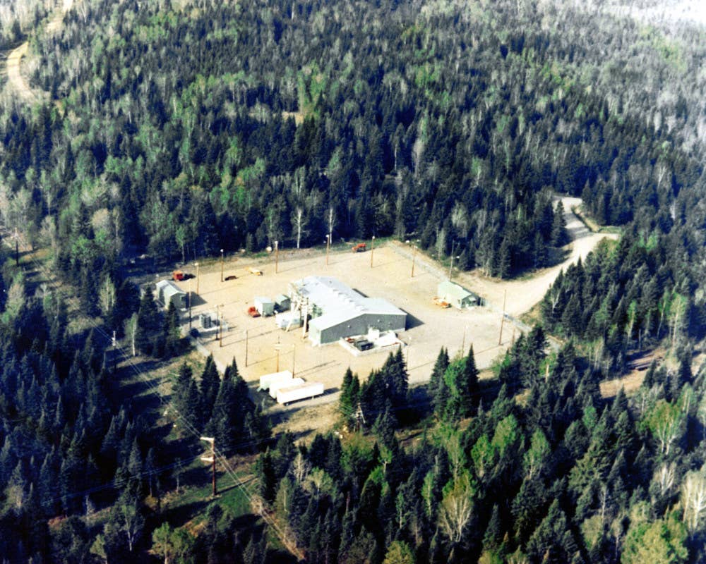 A picture of the main building at the U.S. Navy's Clam Lake ELF transmitter facility in 1982. <em>USN</em>