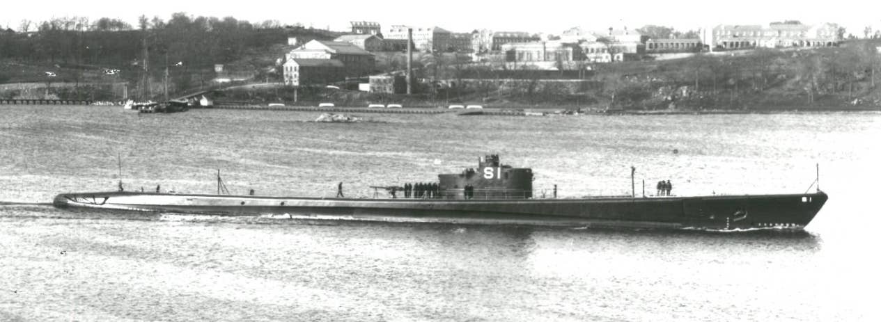 The newly commissioned USS <em>Salmon</em> presents a sleek profile as she stands down the Thames, March 15, 1938. <em>Naval History and Heritage Command</em>