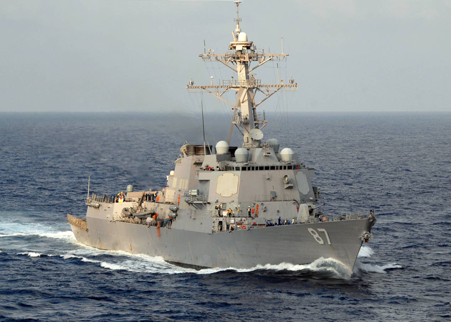 The <em>Arleigh Burke</em> class guided-missile destroyer USS <em>Mason</em> (DDG-87) underway. <em>U.S. Navy photo by Mass Communication Specialist 2nd Class Katrina Parker /Released</em>