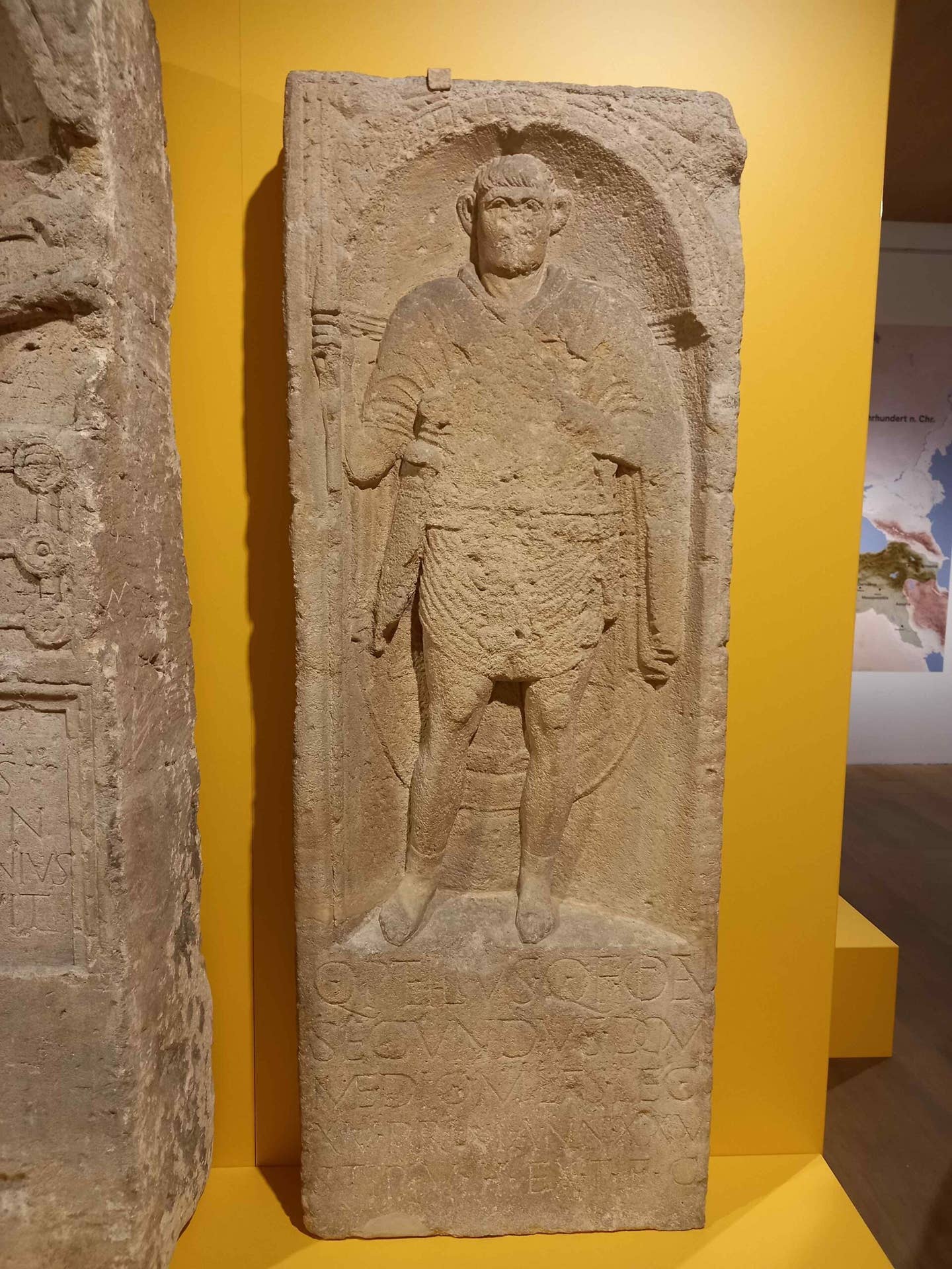 A <em>Gladius </em>depicted on the tomb stone of Quintus Petilius Secundus, a a&nbsp;Roman&nbsp;legionary born around AD 30. <em>Heiko Fischer via Wikimedia Commons, <em>CC-BY-4.0</em></em>