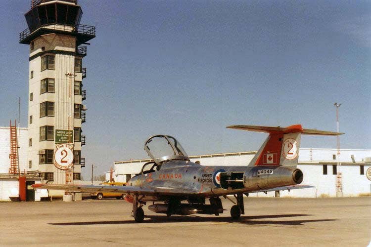A CT-114 at Moose Jaw in the early 1980s. <em>Ahunt&nbsp;via Wikicommons</em>