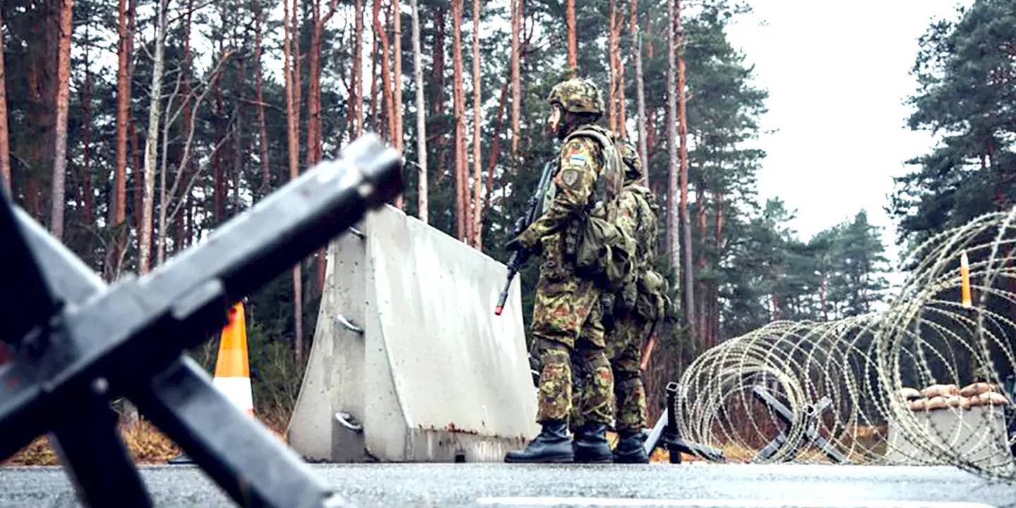 Estonia, Latvia and Lithuania have agreed to create joint defensive fortifications along the borders with Russia and Belarus.
