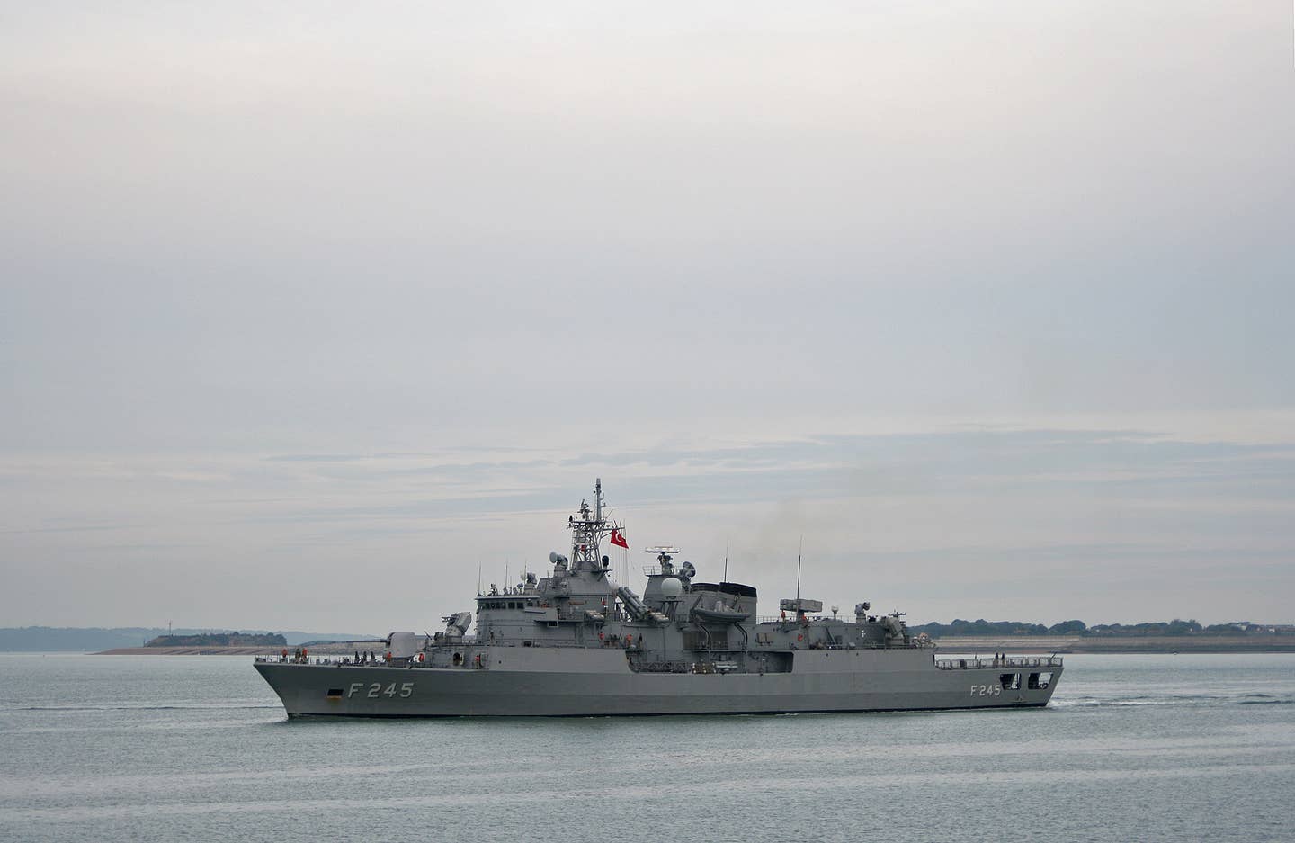 <em>Barbaros</em> class frigate TCG <em>Oruçreis</em> outward bound from Portsmouth Naval Base, U.K., September 21, 2009.&nbsp;<em>Brian Burnell/George Hutchinson via Wikimedia Commons,</em> <em>CC-BY-SA-4.0</em>